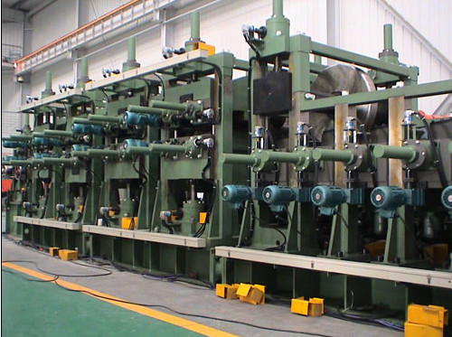 16' APIパイプ製造機械 FF 形状鋼管工場
