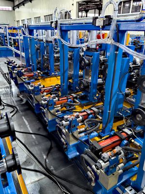 中国機械 専門設計と生産 工場 Api Erw 鋼管生産 ミルライン 4-12mm 壁厚みパイプ製造機械
